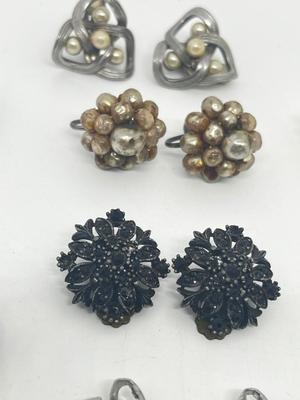 LOT 222J: Collection of Vintage Screwback and Clip On Earrings