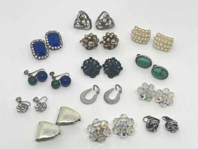 LOT 222J: Collection of Vintage Screwback and Clip On Earrings