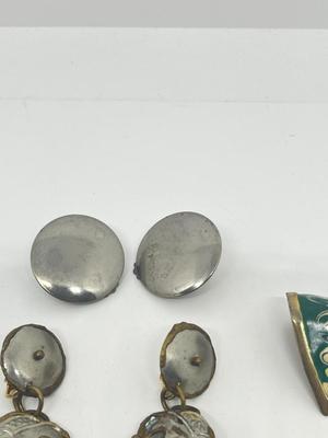LOT 224J: Awesome Collection of Screwback and Clip On Earrings: Monet, Liz Claiborne and More