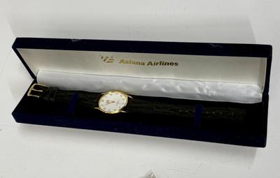 Asiana Airlines Collectible Vintage Watch Unisex Older Logo with Case