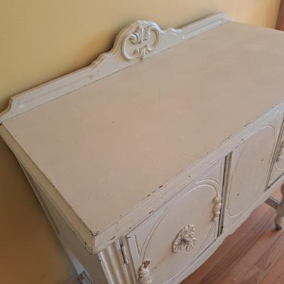 Distressed White Painted Antique Buffet (UL-SD)