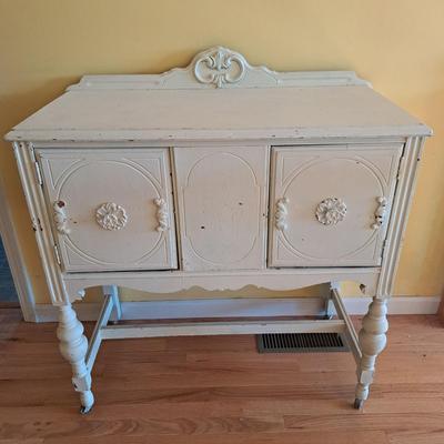 Distressed White Painted Antique Buffet (UL-SD)