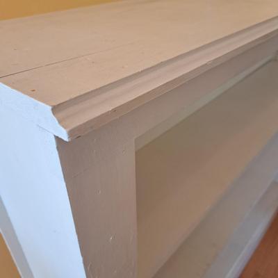 A Simple White Wooden Bookshelf (UL-SD)
