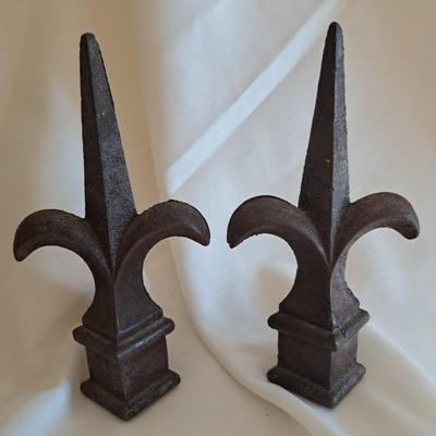 Four Metal Finials & Ornate Corbel Wall Shelf (UL-SD)