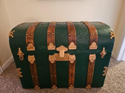 Antique steamer trunk dome top - Beautifully restored trunk with original inside