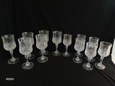 Set of 12 elegant and heavy glass stemware wine glasses