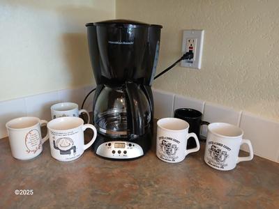 Hamilton Beach Electric programmable Coffee maker with Six coffee mugs