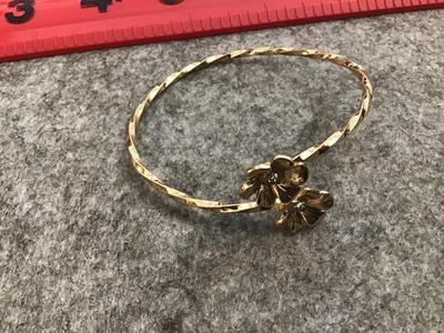 Dainty Flower Cuff