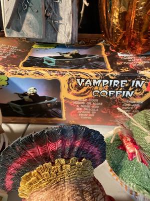 Vampire in coffin, Fall decor