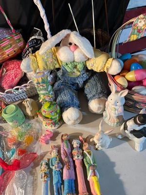 Easter baskets & decor