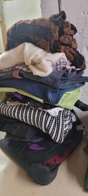 Tote of XL women's clothing