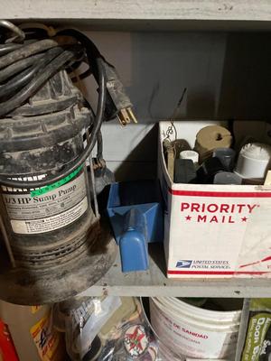 Shelf & contents incl. shovels