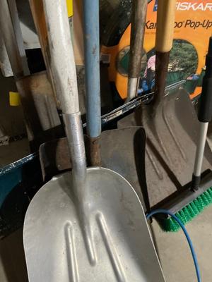 Shelf & contents incl. shovels