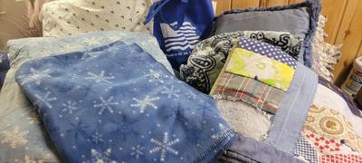 Blankets, pillows, quilt