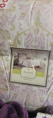 Queen comforter set, rugs, blanket