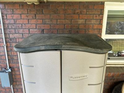 RUBBERMAID STORAGE SHED