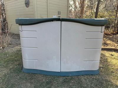 HORIZONTAL RUBBERMAID STORAGE SHED
