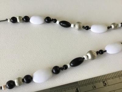 Fashion faux beaded statement necklace