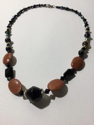 Crystal beaded type fashion necklace