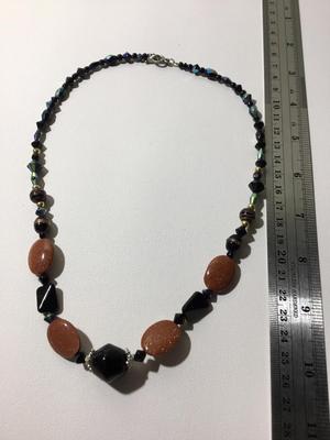 Crystal beaded type fashion necklace