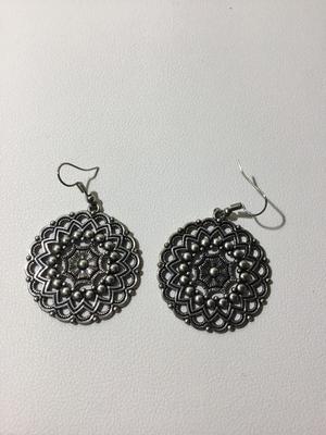 Silver tone round fashion earrings