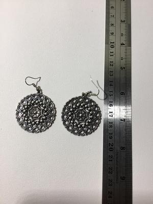 Silver tone round fashion earrings