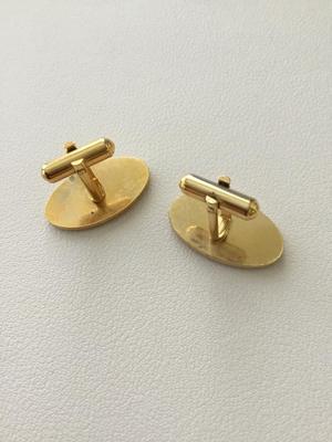 Gold tone fashion cuff links