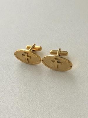 Gold tone fashion cuff links