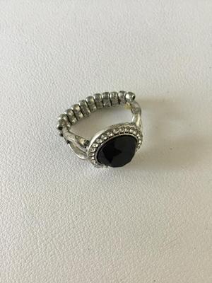 Silver tone stretchy fashion ring