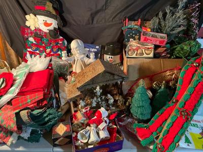 Large Christmas lot