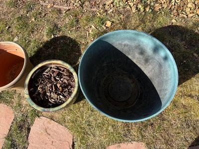 4 FLOWER POTS