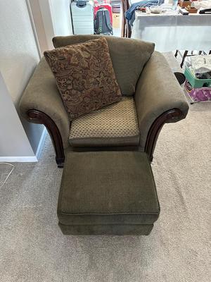 COMFORTABLE OLIVE GREEN ARMCHAIR WITH REVERSIBLE CUSHIONS AND OTTOMAN