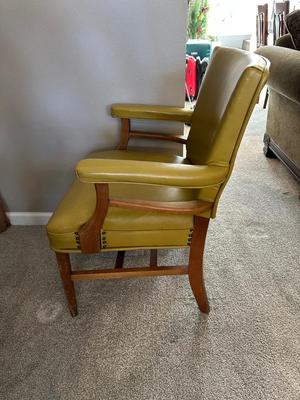 VINTAGE ARM CHAIR WITH CUSHION, NARROW END TABLE AND VINTAGE LAMP