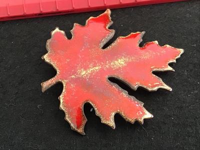 Vintage Red Enamel Gold Flake Maple Leaf Vintage