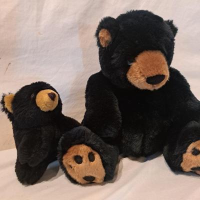 Assorted Stuffed Animals and Puppets (LR-EL)