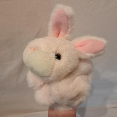 Assorted Stuffed Animals and Puppets (LR-EL)