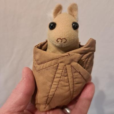 Assorted Stuffed Animals and Puppets (LR-EL)