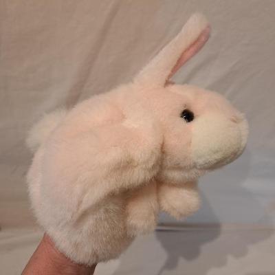 Assorted Stuffed Animals and Puppets (LR-EL)