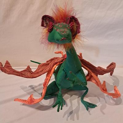 Assorted Stuffed Animals and Puppets (LR-EL)