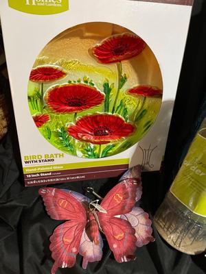 Bird bath & outdoor decor