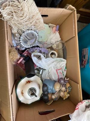 Pickers Grab Boxes!!