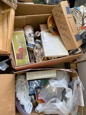 Pickers Grab Boxes!!