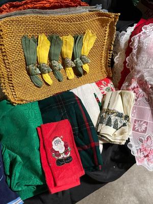 Wool blankets & assorted linens