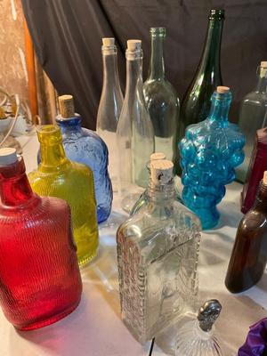 Groovy wine bottles with tote