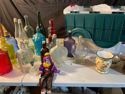 Groovy wine bottles with tote