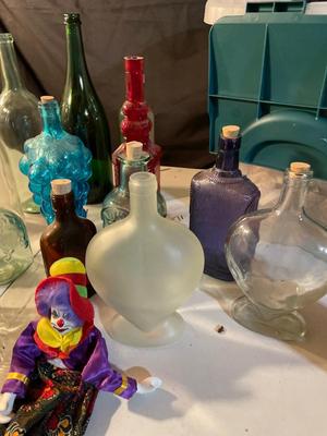 Groovy wine bottles with tote