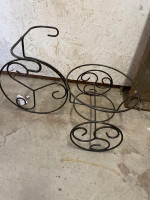 Plant stands & metal tray
