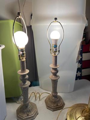 2 table lamps, floor lamp, trash cans, etc