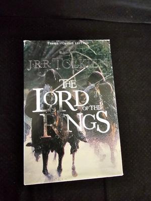JRR TOLKIEN Lord of the Rings - The Fellowship - The two Towers - and the return of the king 3 book Collection