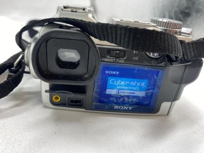 SONY DIGITAL STILL CAMERA DSC-F717